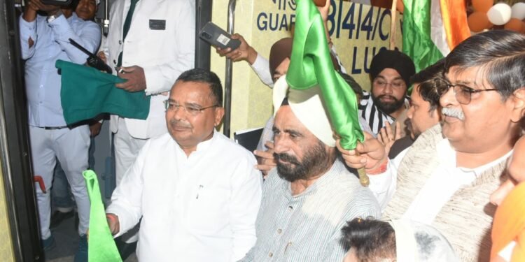 रेल के माध्यम से लोग देश के गौरवशाली अतीत एवं सम्पदा से परिचित हो सकें: जयवीर सिंह