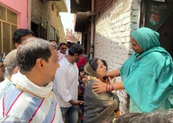 आपकी बहू व बेटी बन कर आपके द्वार आशीर्वाद व समर्थन मांगने आई हूँ : कैशर जहाँ