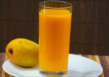 गर्मियों में ज़रूरी है आम का जूस पीना, जानिए इससे होने वाले 6 फायदे