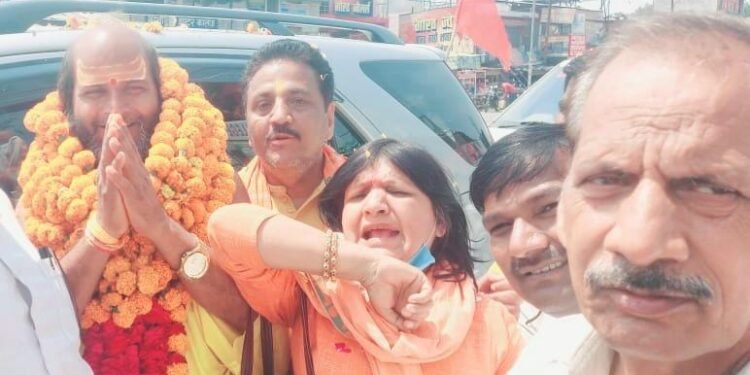 मोहनलालगंज के परेहटा में विराट रूद्र महायज्ञ व निकाली गई विशाल कलश यात्रा