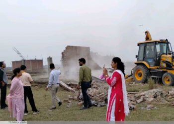 नगर निगम 15 करोड की भूमि से अतिक्रमण हटाकर कराया कब्जा मुक्त