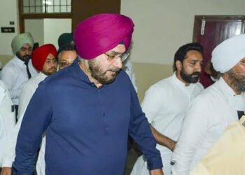 ‘राहुल गांधी क्रांति का नाम है’ जेल से छूटने पर नवजोत सिंह सिद्धू ने की राहुल की तारीफ