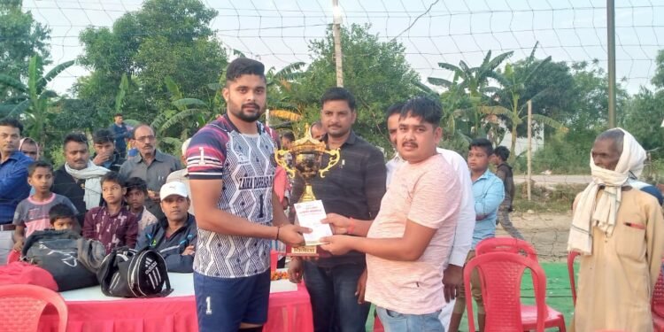 राज्य स्तरीय वालीबॉल प्रतियोगिता में लखनऊ की टीम ने जीता खिताब
