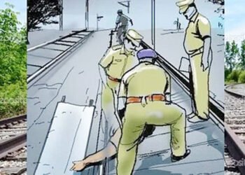 चलती ट्रेन में यात्री को सवार होना पड़ा महंगा, चढ़ते वक़्त फिसला, दोनों पैर कटा