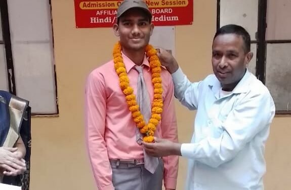 लखनऊ के प्रकाश बाल विद्या मंदिर के सुभाष सिंह रहे टॉपर