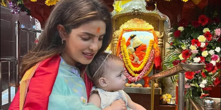 प्रियांका चोपड़ा बेटी मालती संग दर्शन करने पहुँची मुंबई के सिद्धि विनायक मंदिर