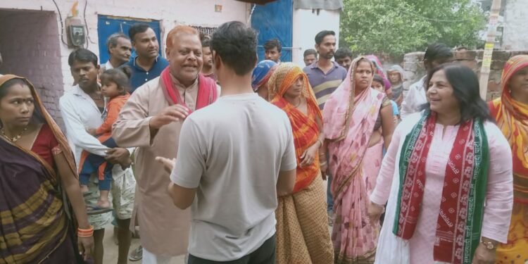 सरोजनीनगर द्वितीय वार्ड के चुनाव प्रचार में आई तेजी, वरिष्ठों के साथ सपा प्रत्याशी ने किया जनसंपर्क