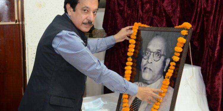 बाबा साहब का व्यक्तित्व बहुमुखी विशेषताओं का अद्भुत संगम था: महानिदेशक