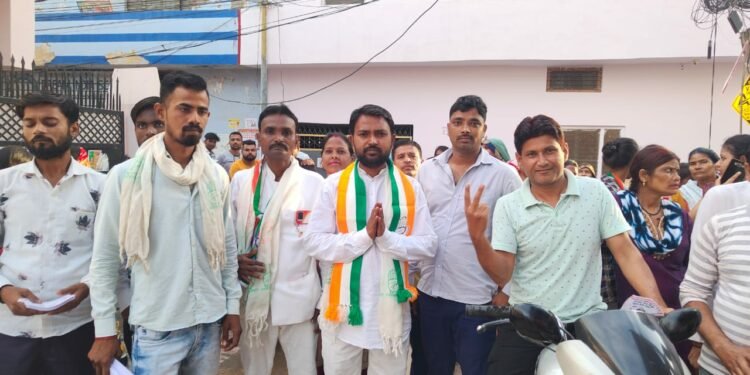 सरोजनीनगर द्वितीय वार्ड में कांग्रेस प्रत्याशी ने जनसंपर्क कर मांगे वोट