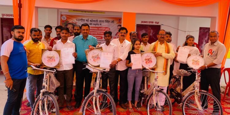 आपका विधायक, आपके द्वार अभियान के तहत लगा जनसुनवाई व नि:शुल्क स्वास्थ्य परीक्षण शिविर