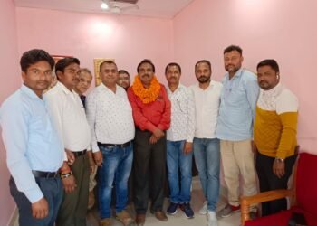 प्रेस क्लब सरोजनीनगर की बैठक में राजकिशोर पासी चौथी बार पुन: अध्यक्ष मनोनीत