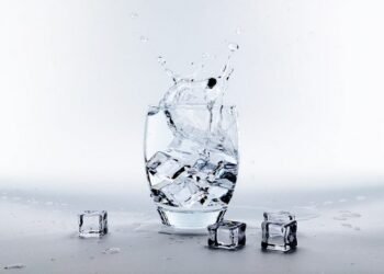 ठंडा पानी हेल्थ के लिए है हानिकारक, जानिए इसे अवॉइड करने के 5 कारण