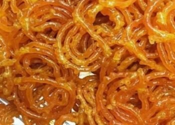 कुछ मीठा खाने का मन तो बनाईये कुरकुरी जलेबी की रेसिपी