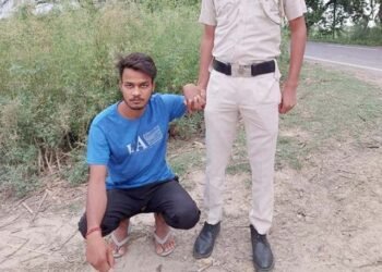 दिल्ली में अमानवीय घटना: युवक ने लड़की को चाकुओं से गोदकर मार डाला, बुलंदशहर से पुलिस ने किया गिरफ्तार