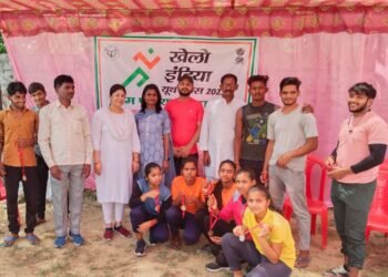 सरोजनीनगर के दादूपुर स्थित बाबा विनायक सिंह ग्रामीण स्टेडियम में खेलो इंडिया यूथ गेम के तहत खेलकूद प्रतियोगिता आयोजित