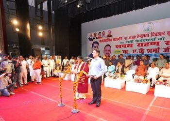 सूर सदन प्रेक्षागृह में नव निर्वाचित आगरा महापौर व पार्षदगण का भव्य शपथ ग्रहण समारोह