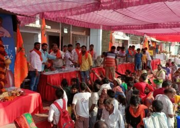 जेष्ठ माह के चौथे और आखिरी बड़े मंगल पर लखनऊ भर में भंडारे