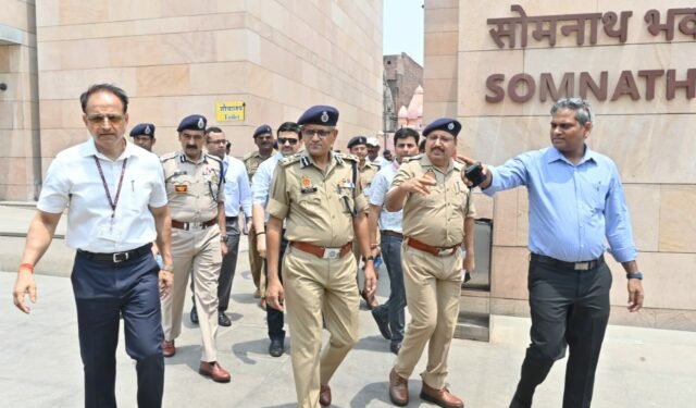 अपर महानिदेशक-सुरक्षा ने बाबाधाम सुरक्षा को लेकर की बैठक