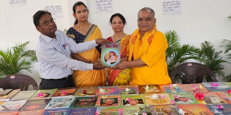 लखनऊ में गायत्री ज्ञान मंदिर का 388वाँ युगऋषि वाङ्मय की स्थापना