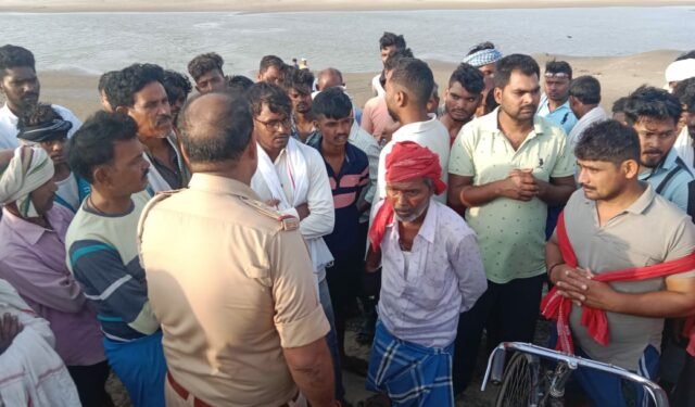 Varanasi: गंगा स्नान बना जानलेवा, तीन किशोरों की डूबने से मौत, शव बरामद