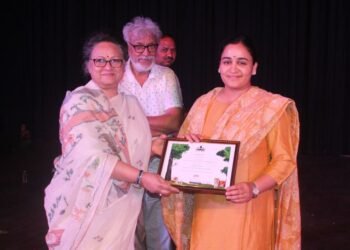 अंधेर नगरी नाटक में बच्चों ने किया शानदार अभिनय