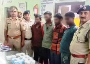 ट्रेन में चोरी करने वाले गैंग के चार सदस्यों को जीआरपी ने रंगे हाथ दबोचा