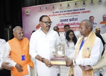 उत्तर प्रदेश सरकार अखबारों को हर संभव मदद मुहैया कराने के लिए प्रतिबद्ध है: बृजेश पाठक