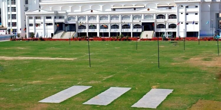 विश्व के 10 सबसे बड़े स्कूलों में सीएमएस पहले पायदान पर