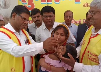 सघन प्लस पोलियो अभियान का शुभारंभ, डीएम ने बच्चों को दो बूंद जिन्दगी की पिलाकर किया शुरूआत