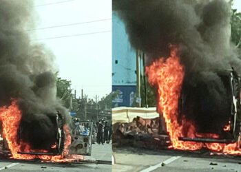 आग का गोला बनी चलती स्कॉर्पियो, धू-धू कर जली