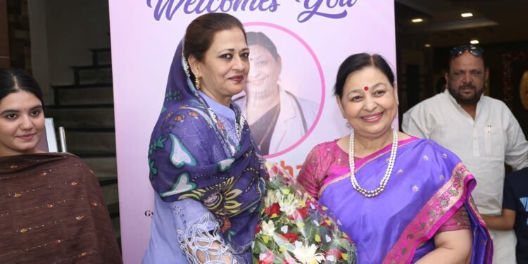 डॉक्टर से भी कुछ छिपाना इलाज में बाधा बन सकता है: डॉ गीता खन्ना