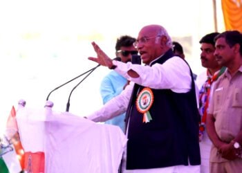 मजदूर दिवस पर कांग्रेस अध्यक्ष खड़गे ने श्रमिकों की आवाज़ की बुलंद