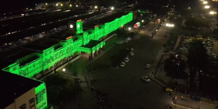 एलईडी लाइटिंग से जगमगाया पूर्वोत्तर रेलवे