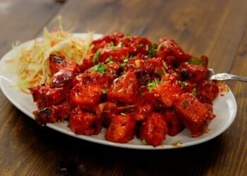 कुछ मसालेदार और करारा ट्राई करना चाहती है तो बनाईये पनीर 65 रेसिपी