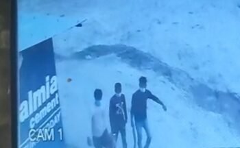 मोहनलालगंज में कार सवार युवकों ने खड़े ट्रैक्टरों से चुराई बैटरी