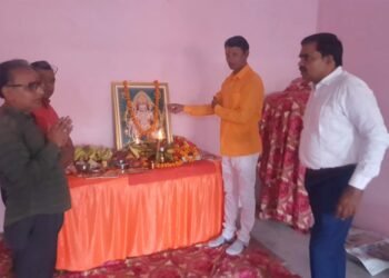 लखनऊ के सरोजनीनगर और बंथरा में बड़े मंगल पर सुन्दरकाण्ड पाठ के साथ जगह-जगह आयोजित हुए विशाल भंडारे