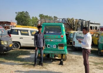 लखनऊ में अवैध आटो टैम्पो एवं टैक्सी संचालन के खिलाफ चला अभियान