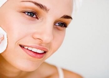 त्वचा रहेगी स्वस्थ साथ ही इस चिपचिपी गर्मी में आपके काम आयेंगे ये प्री मेकप टिप्स