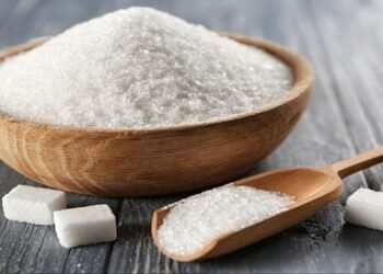 क्या चीनी मीठी होने के साथ वजन भी बढ़ाती है ? इससे जुड़े 4 मिथ और फैक्ट्स