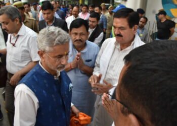 वाराणसी पहुंचे केंद्रीय विदेश मंत्री एस. जयशंकर, बोले- ‘बाबा’ की नगरी में आना सौभाग्य की बात