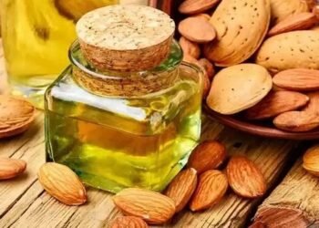 Beard Growth TIPS: हैवी बियर्ड चाहिए तो रात में सोने से पहले इस बादाम के तेल से करें मालिश