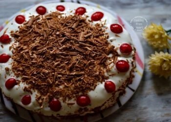 Eggless ब्लैक फोरेस्ट केक Recipe