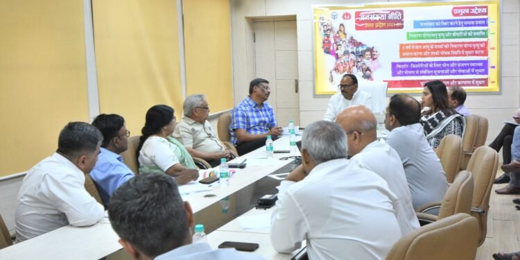 एक वार्ड में मिलेंगी सभी आपातकालीन सुविधाएं: ब्रजेश पाठक