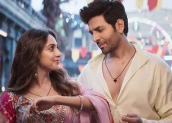 Satyaprem Ki Katha: मां और सासु मां के साथ फिल्म प्रमोट करने निकलीं Kiara Advani, पिंक साड़ी में लगीं गॉर्जियस