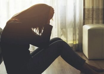 अगर आप भी जूझ रहे है इन 4 बुरी आदतों से,तो ये डाल सकती है आपकी मेंटल हेल्थ पर बुरा असर