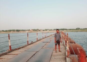 मारकण्डेय महादेव से टांडा कला के बीच हटेगा पीपा पुल, आने जाने वाले लोगों को होगी परेशानी