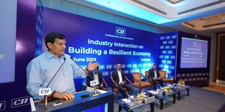 मुख्यमंत्री के नेतृत्व में उत्तर प्रदेश भारत का ग्रोथ इंजन बन रहा: एकेशर्मा