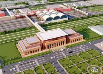 चारबाग स्टेशन भवन की नींव की खुदाई के बाद आरसीसी का कार्य शुरू