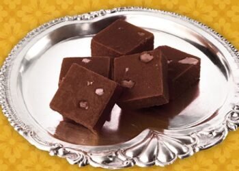 बनाइए बच्चों की पसंदीदा चाकलेट बर्फी रेसिपी