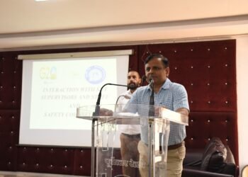 पूर्वोत्तर रेलवे लखनऊ मण्डल के डीआरएम ने कहा कि रेल संरक्षा हमारी सर्वोच्च प्राथमिकता है,समझौता किसी भी स्तर पर स्वीकार्य नहीं है।